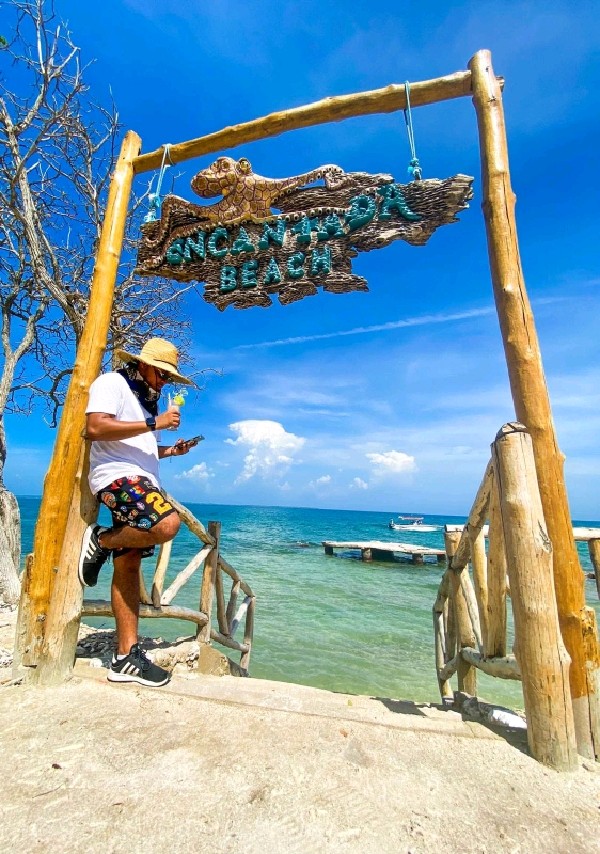 ENCANTADA BEACH