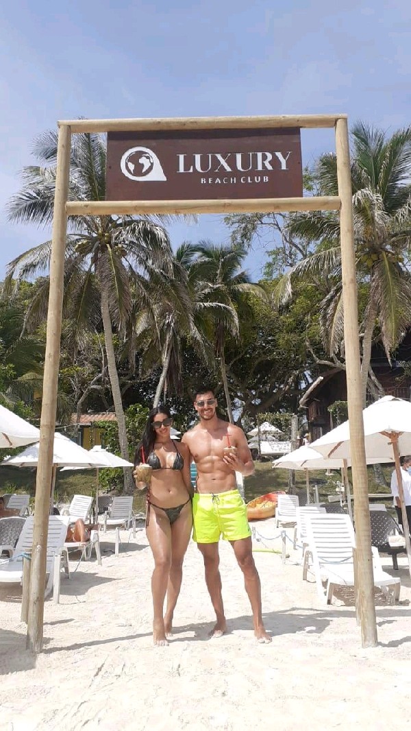 ISLA LUXURY OPEN BAR