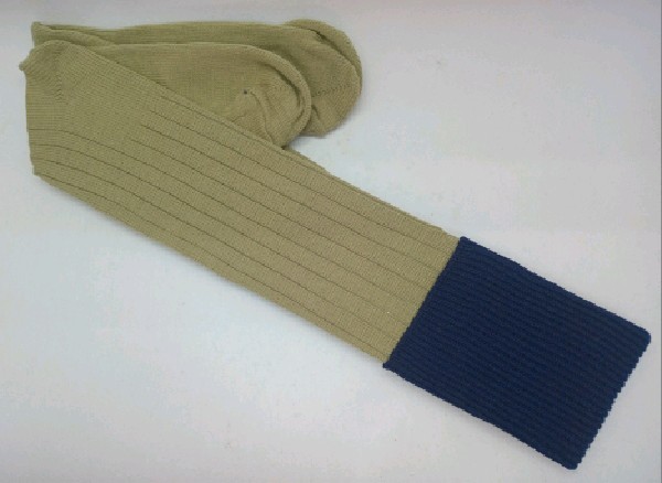 Khaki Golfhose with Navy Blue Turnover