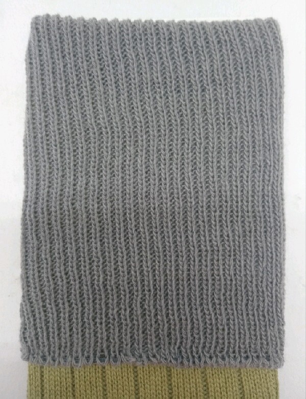 Khaki Golfhose with Light Grey Turnover