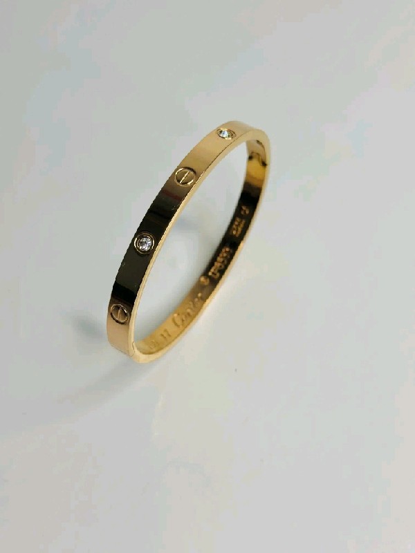 P054-Bangles