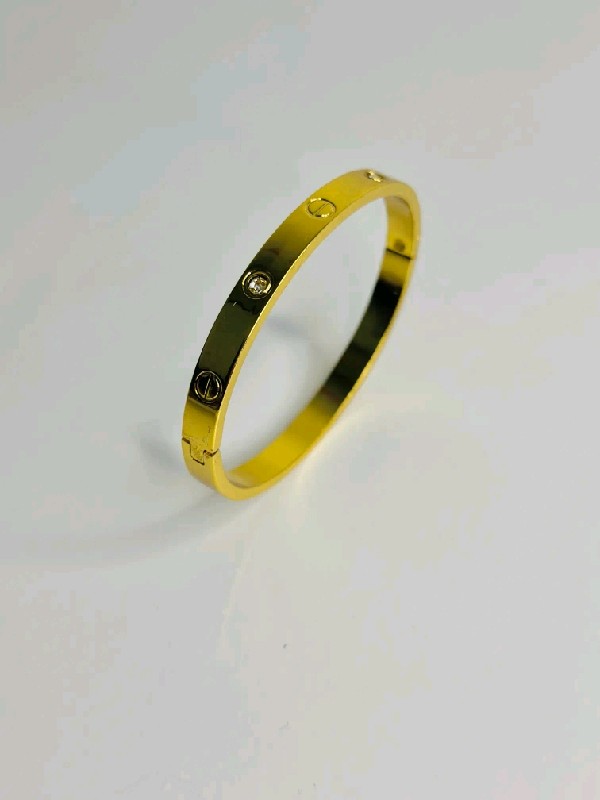 P055-Bangles