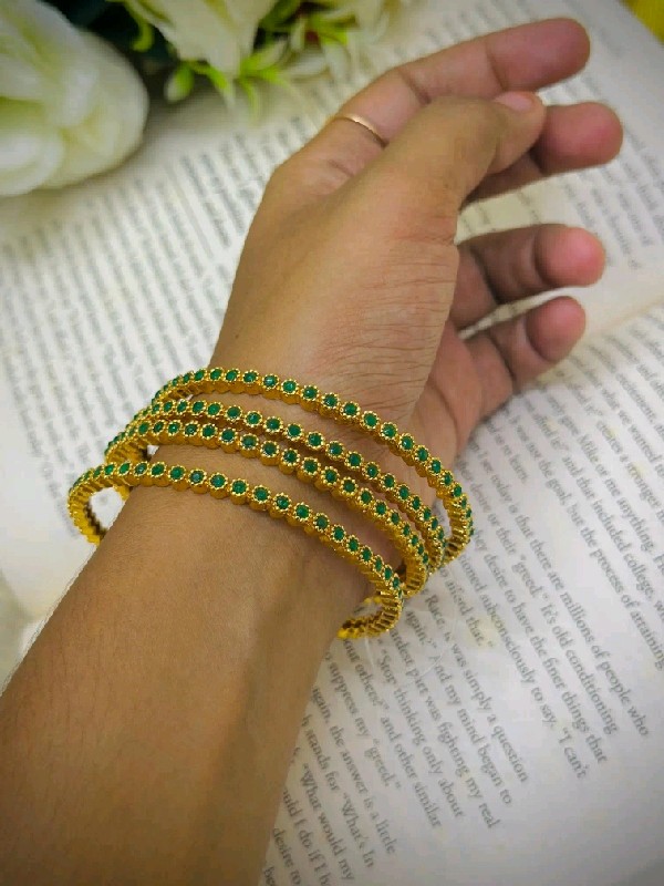 P114-Bangles
