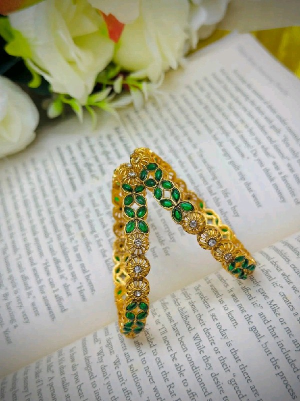 P119-Bangles