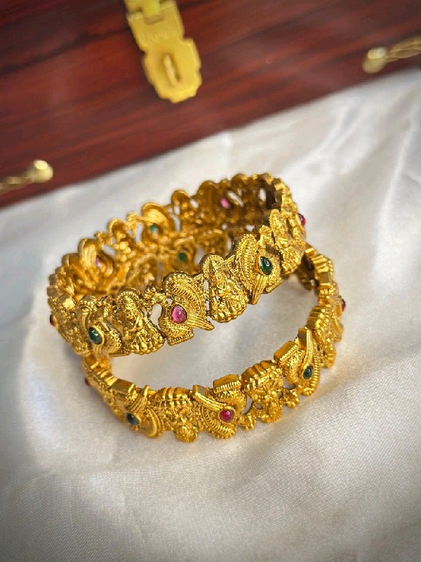 P087-Bangles
