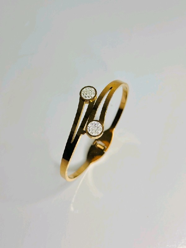 P112-Bangles