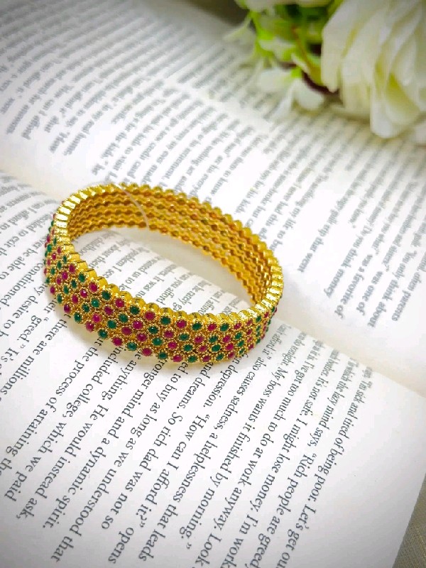 P117-Bangles