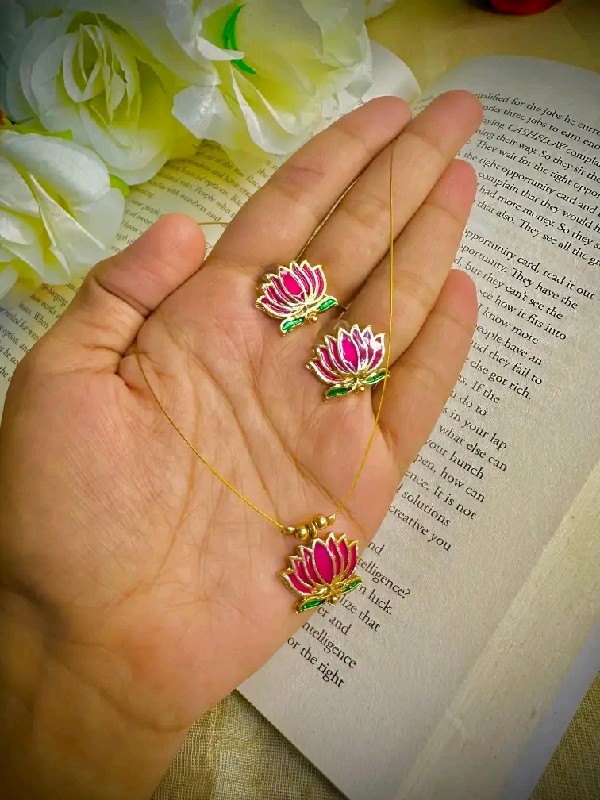 P100-Necklaces